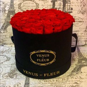 VENUS ET FLEUR ETERNITY ROSES
